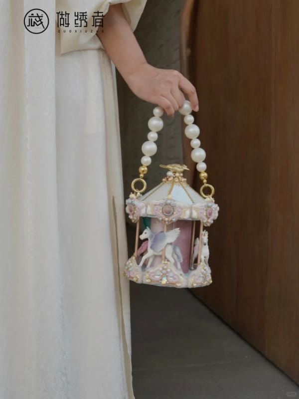 旋转木马 第3张图