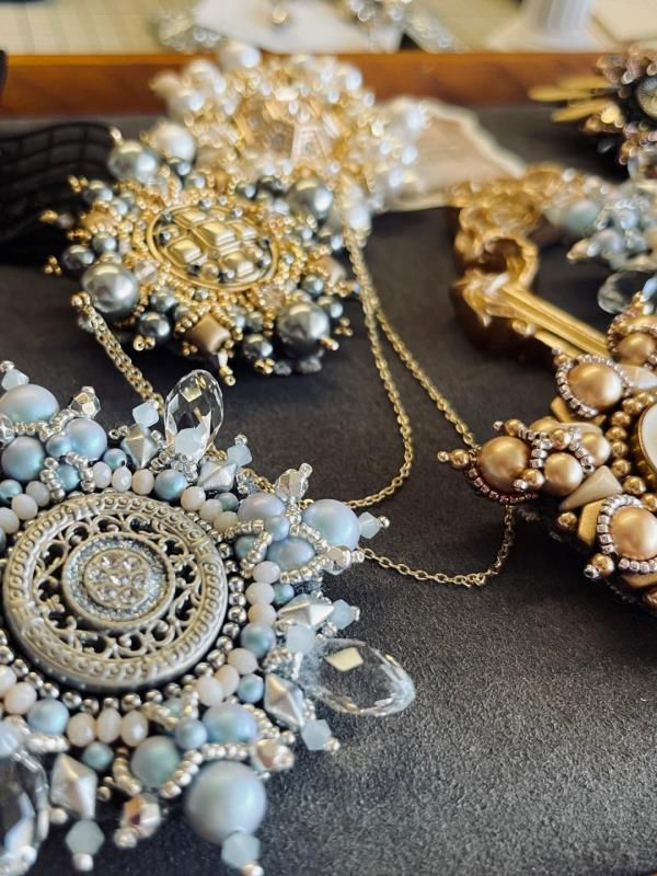 徽章胸针 第1张图