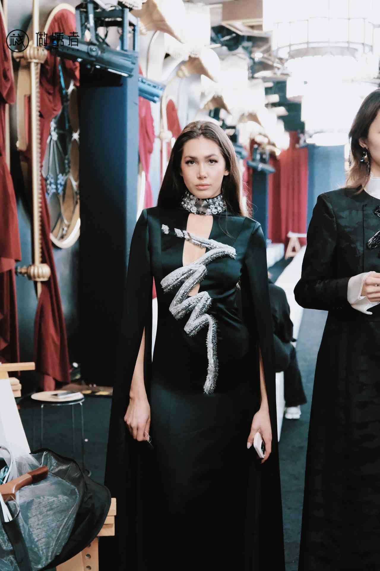 银刷白墨 第1张图