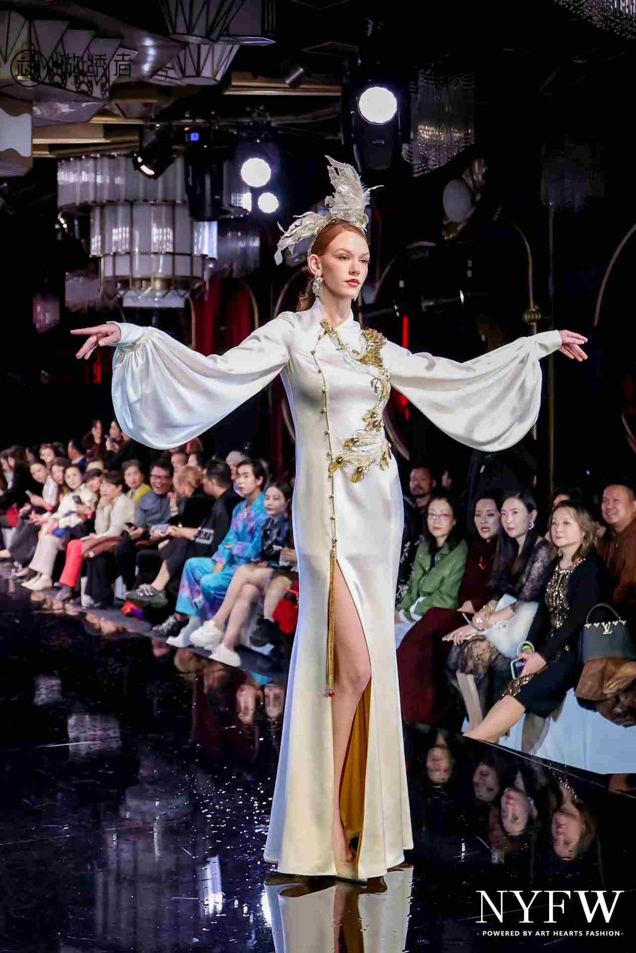 白金羽凤凰 第1张图