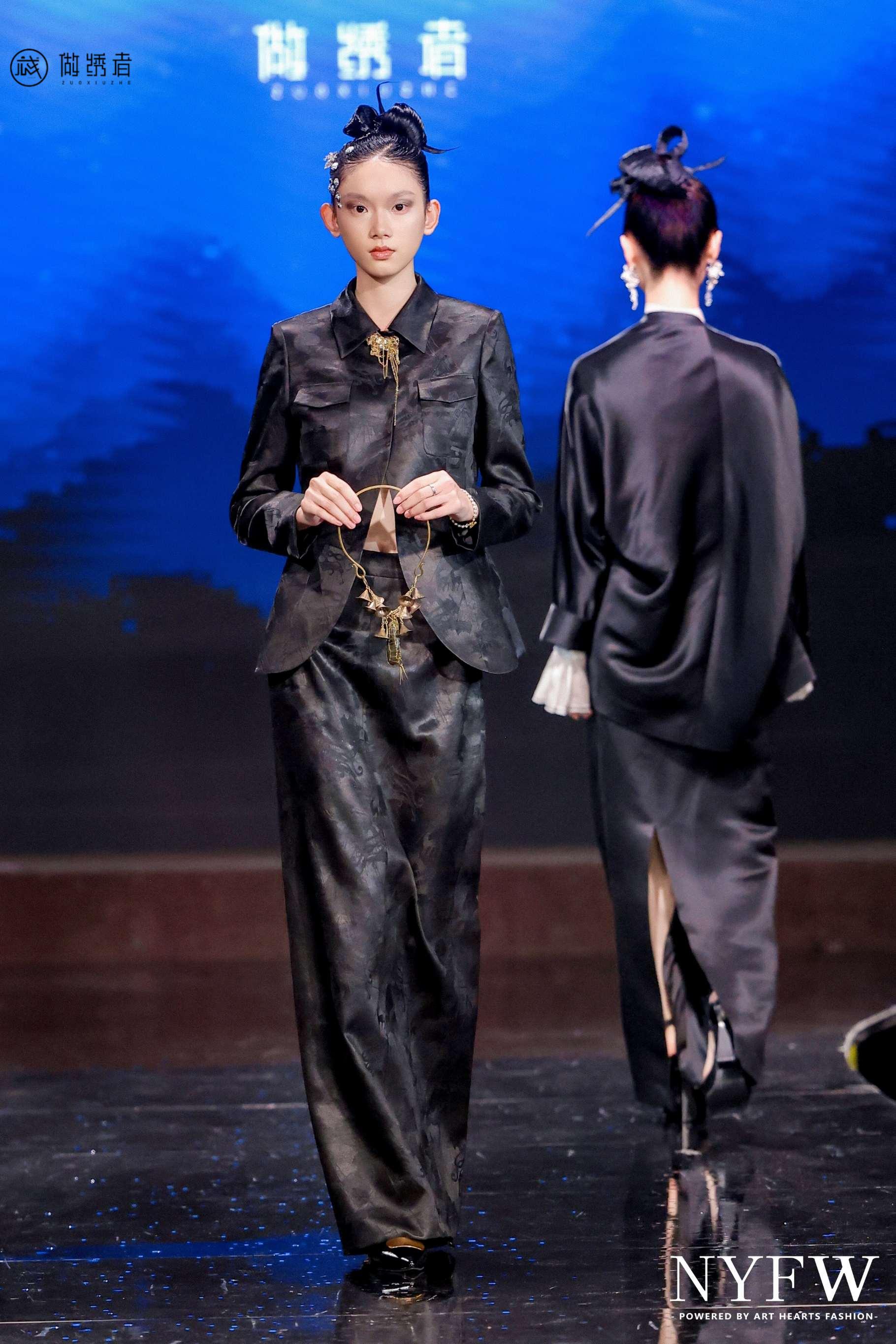 小马胸针（香云纱） 第2张图